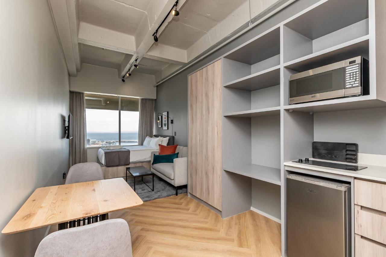 Studio Deluxe Apartments At One Thibault With Spectacular Views Fokváros Kültér fotó